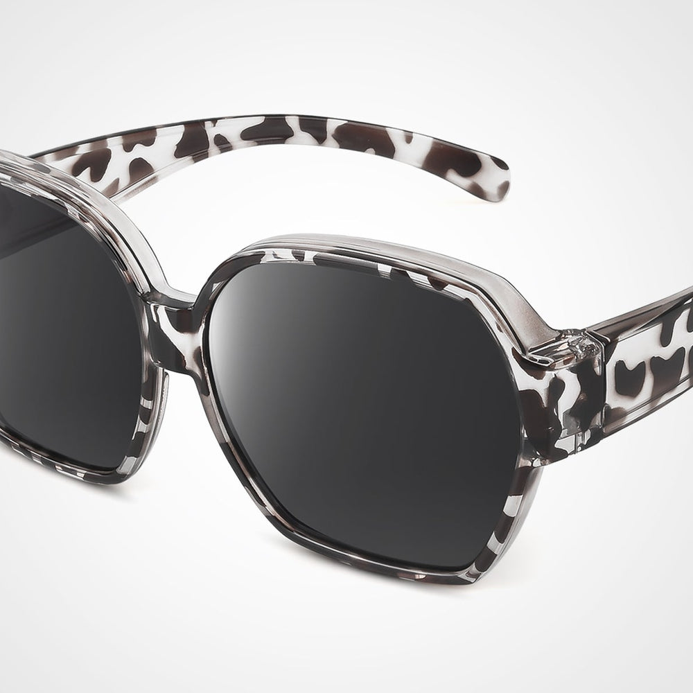 
                      
                        Fit over sunglasses丨Square Leopard 5810
                      
                    